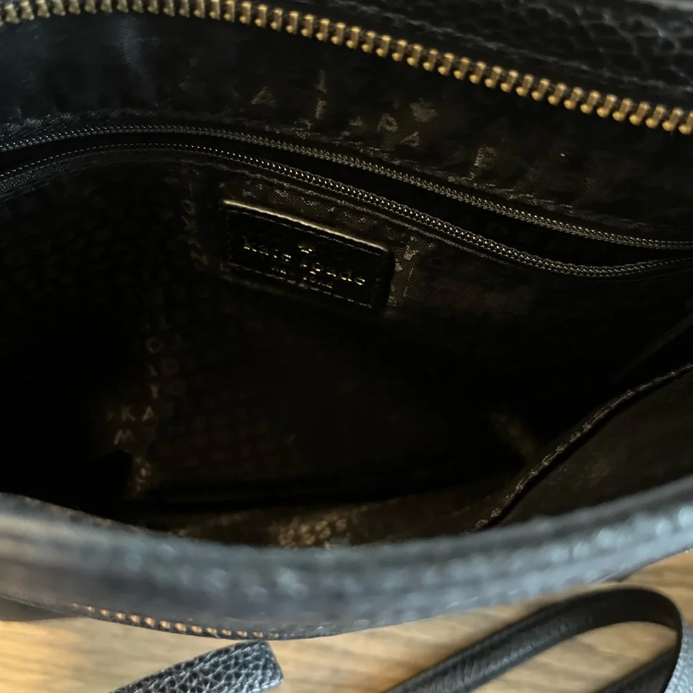 Kate Spade Chester Street Cross body purse. Black leather. Great condition - Picture 3 of 4